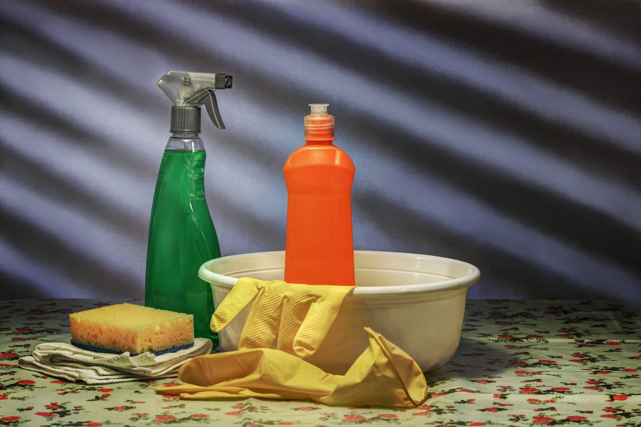 cleaning-3977589_1920-1280x853.jpg