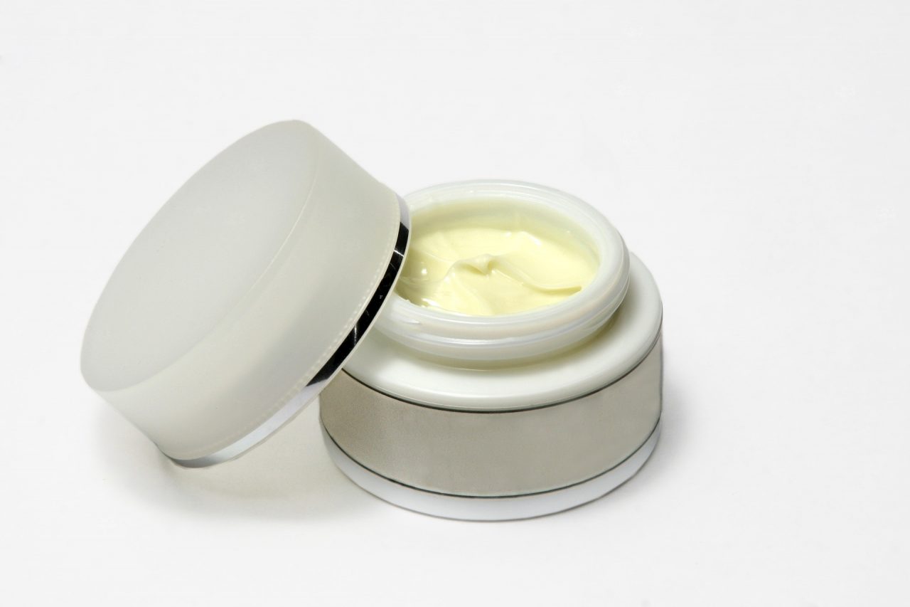 cream-1327847_1920-1280x853.jpg