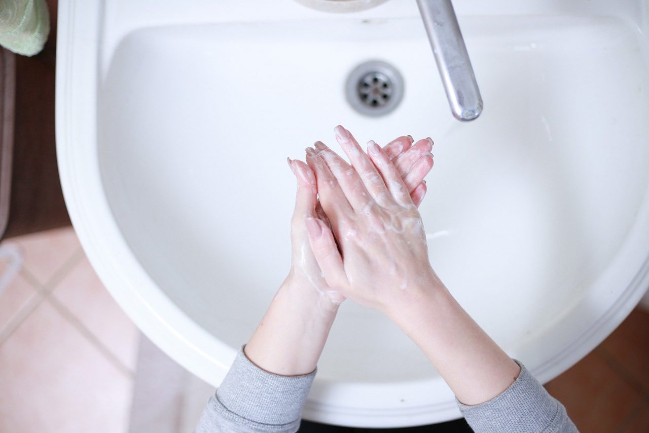 hand-washing-g9b1f784e3_1920-1280x853.jpg